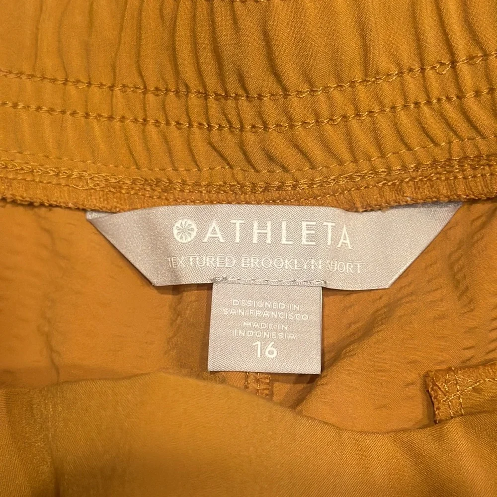 Athleta Textured Brooklyn Short Size 16 Gold Orange‎ Color